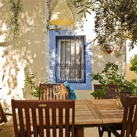 Aparthotel Merve Apartments, Your From In Bodrum, Street Cats Frequent The Property, Not Have Balconies , Ground Floor Have Terrace With Table And Chairs 2*