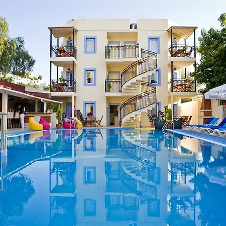 Merve Apartments, Your From In Bodrum, Street Cats Frequent The Property, Not Have Balconies , Ground Floor Have Terrace With Table And Chairs Apart Otel 2*