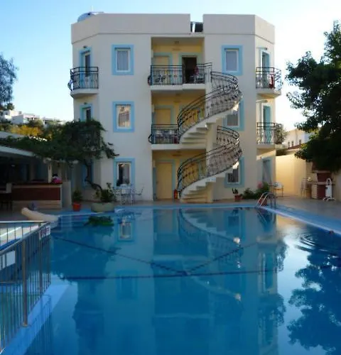 Merve Apartments, Your From In Bodrum, Street Cats Frequent The Property, Not Have Balconies , Ground Floor Have Terrace With Table And Chairs Appart hôtel 4*