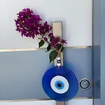 Lägenhetshotell Merve Apartments, Your From In Bodrum, Street Cats Frequent The Property, Not Have Balconies , Ground Floor Have Terrace With Table And Chairs Bodrum